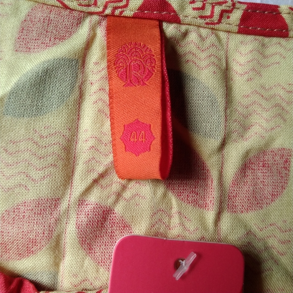 (RESERVED)UK XL size Straight Kurtha with 3/4 sleeve - Picture 6 of 7